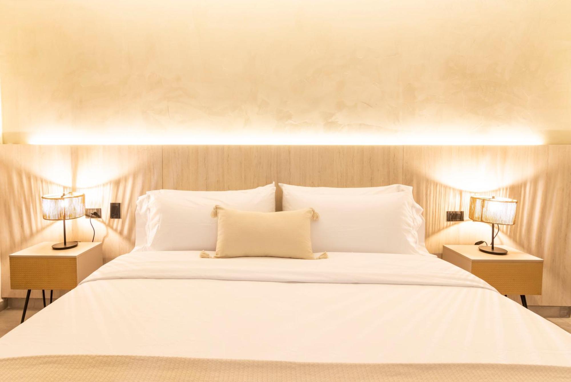 Sonata 44 Hotel Laureles Medellin Bagian luar foto