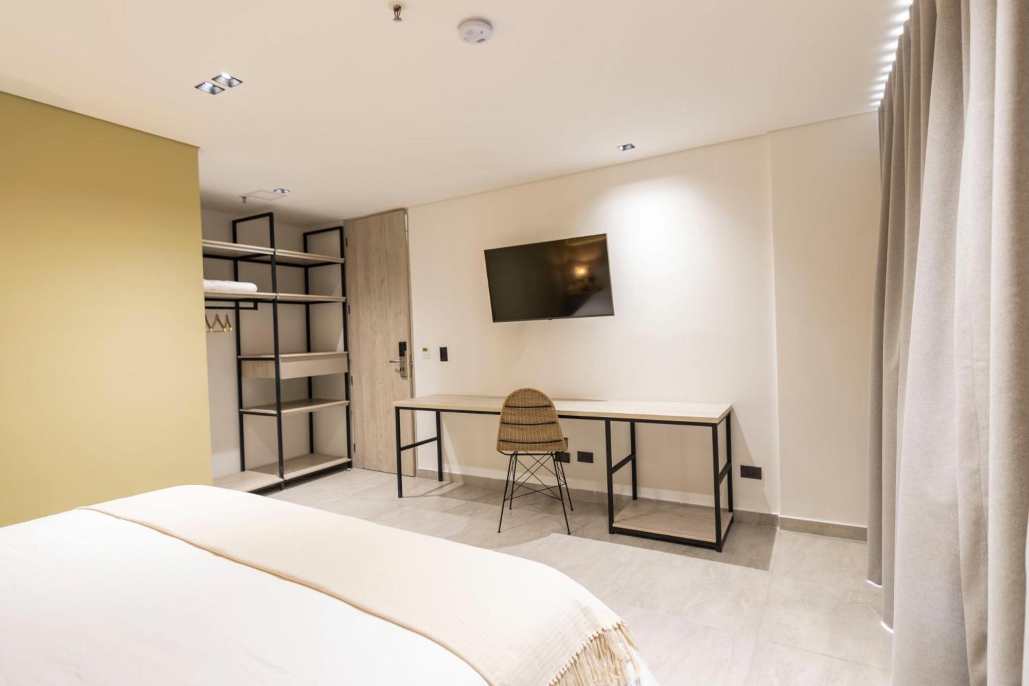 Sonata 44 Hotel Laureles Medellin Bagian luar foto