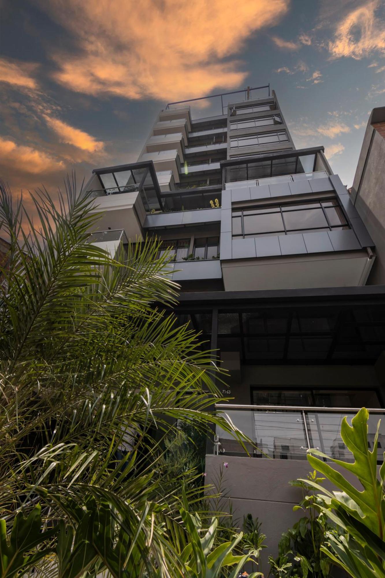 Sonata 44 Hotel Laureles Medellin Bagian luar foto