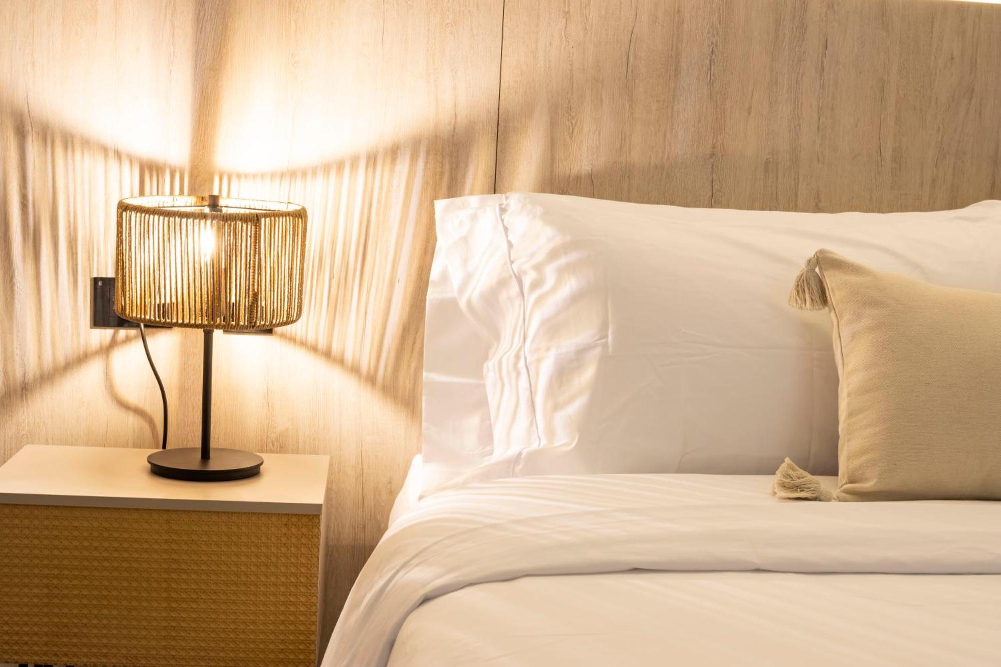 Sonata 44 Hotel Laureles Medellin Bagian luar foto