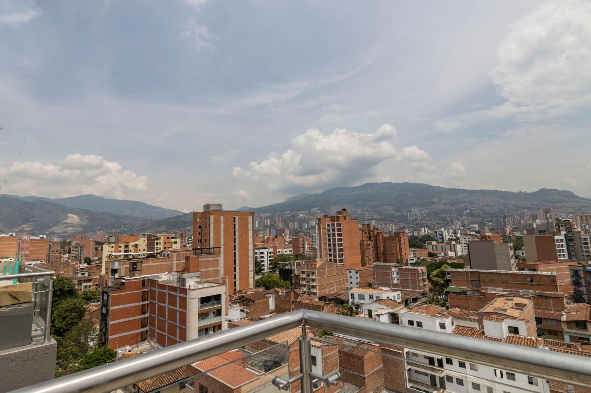Sonata 44 Hotel Laureles Medellin Bagian luar foto