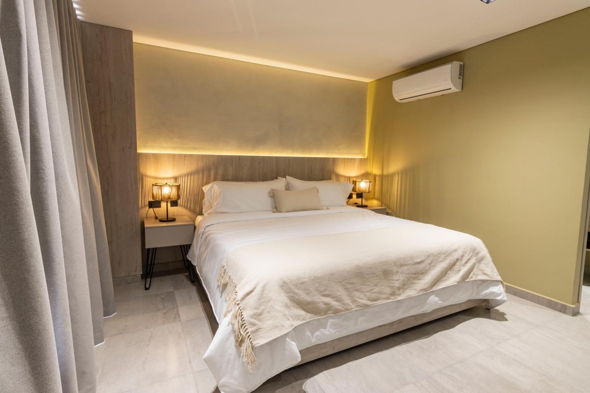 Sonata 44 Hotel Laureles Medellin Bagian luar foto