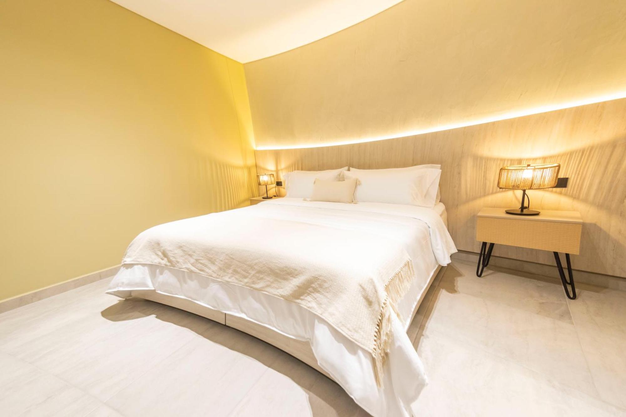 Sonata 44 Hotel Laureles Medellin Bagian luar foto