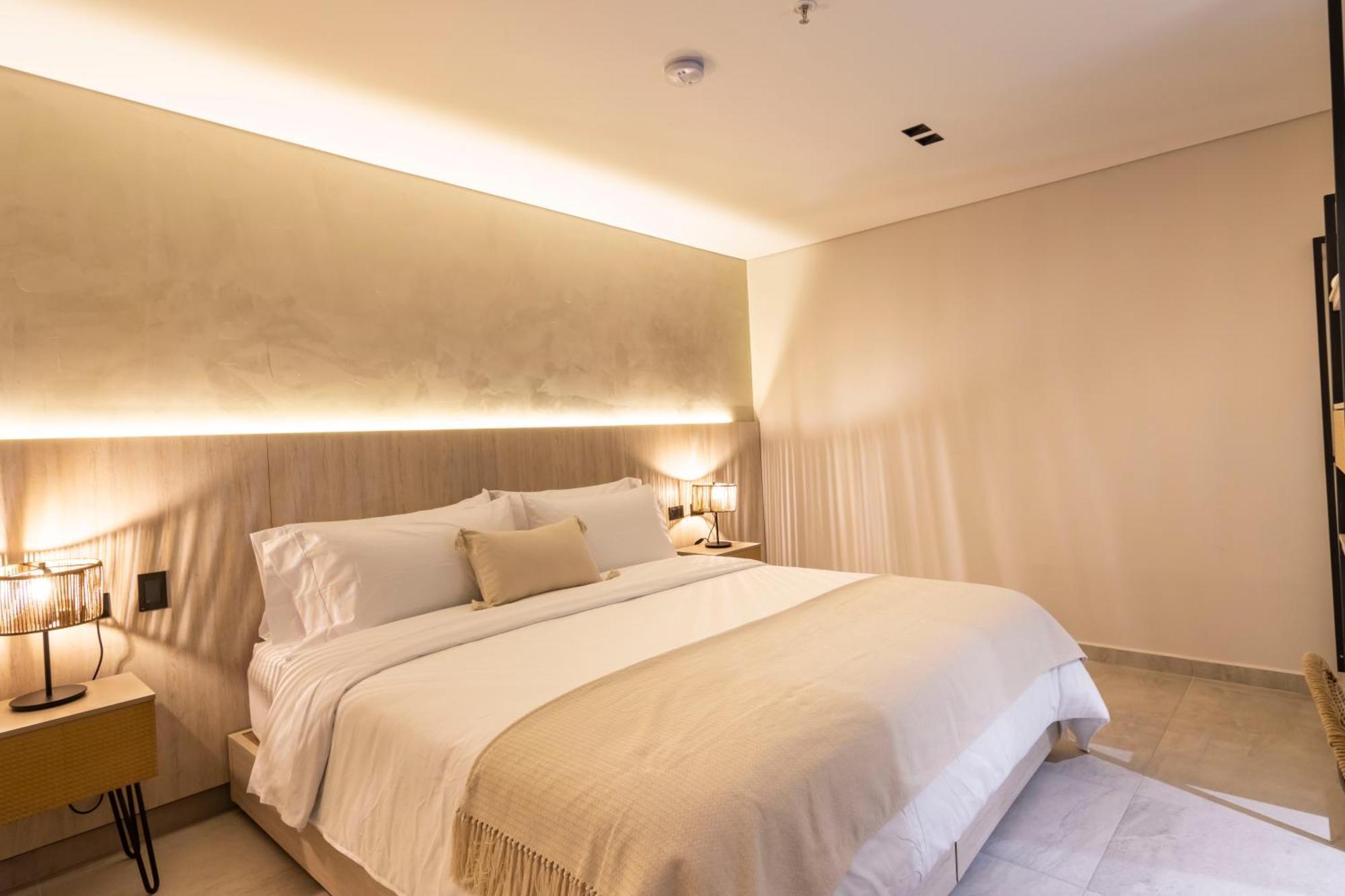 Sonata 44 Hotel Laureles Medellin Bagian luar foto
