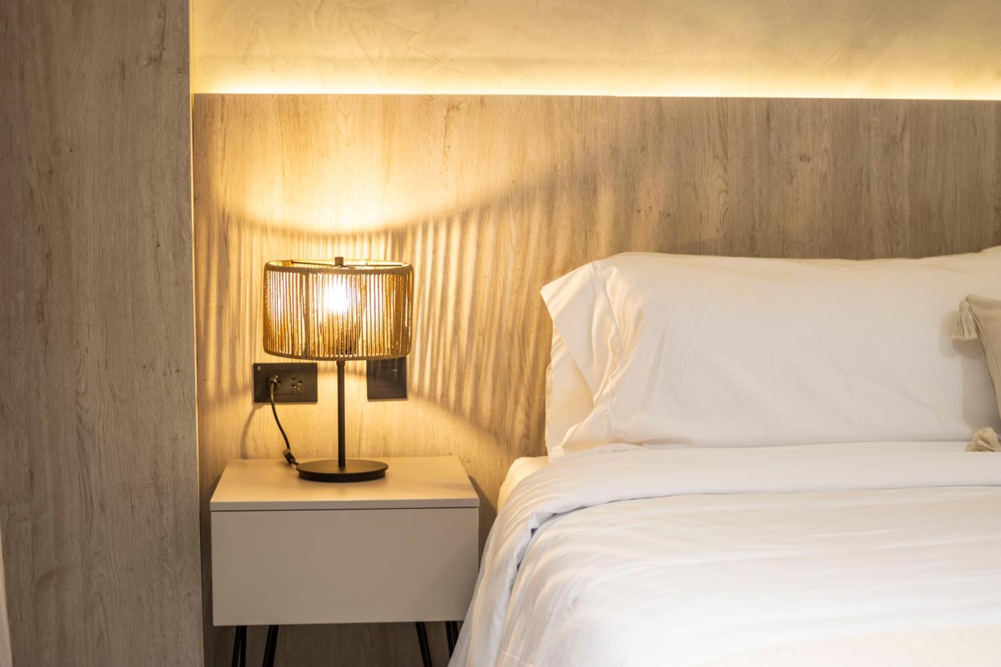 Sonata 44 Hotel Laureles Medellin Bagian luar foto