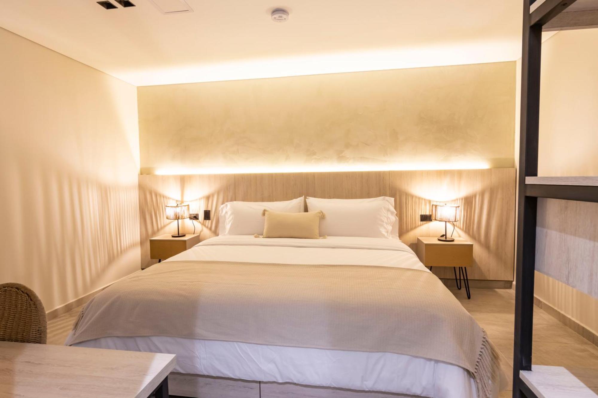 Sonata 44 Hotel Laureles Medellin Bagian luar foto