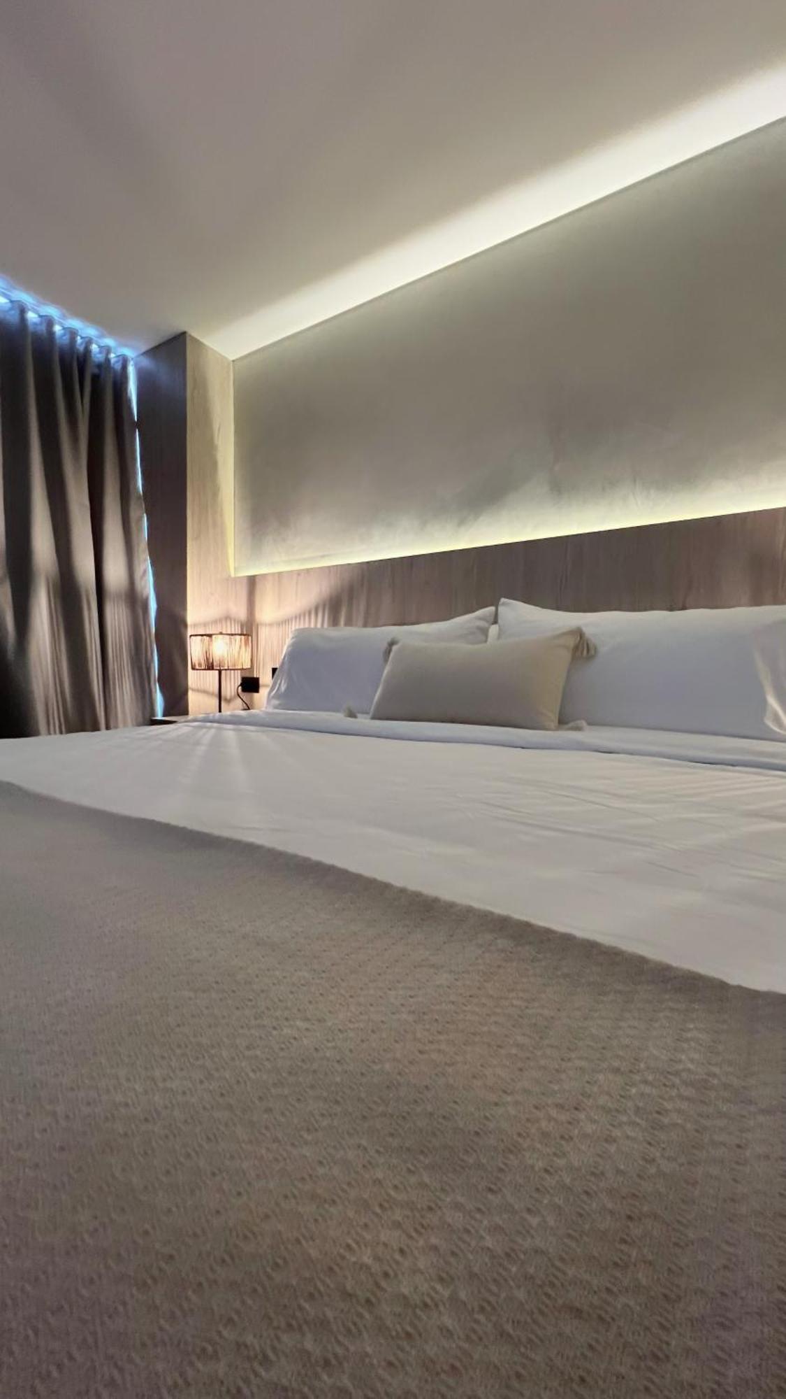 Sonata 44 Hotel Laureles Medellin Bagian luar foto
