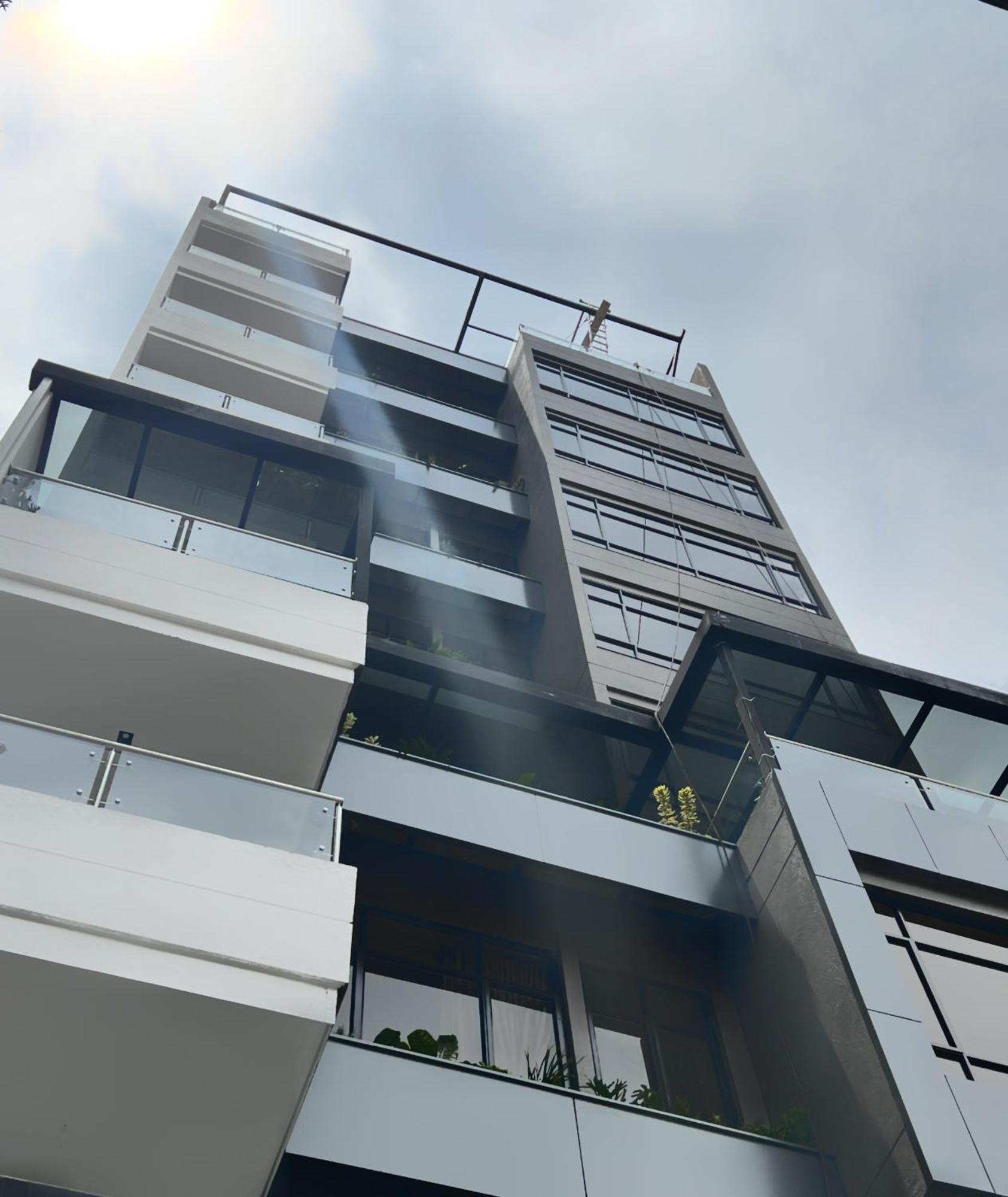 Sonata 44 Hotel Laureles Medellin Bagian luar foto