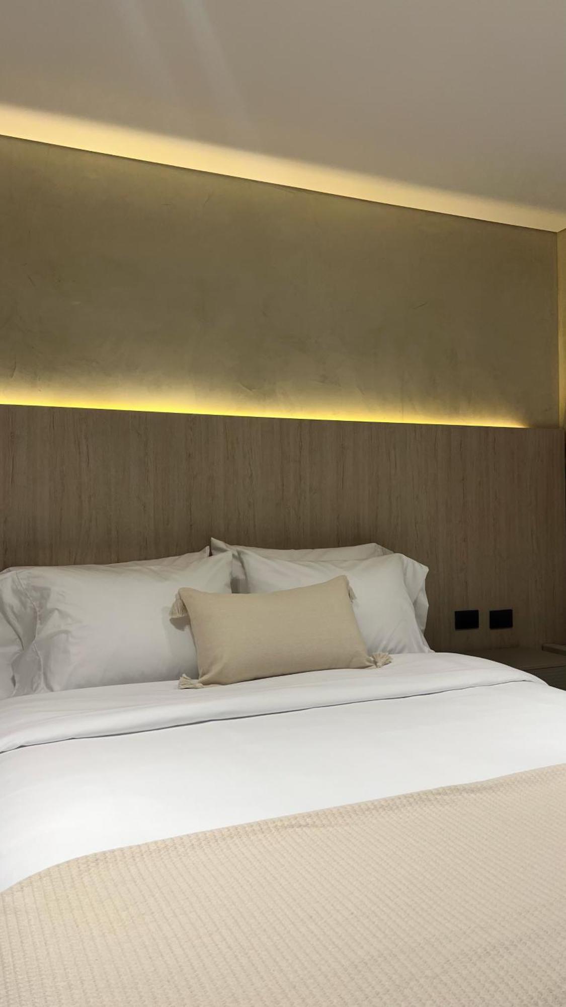 Sonata 44 Hotel Laureles Medellin Bagian luar foto