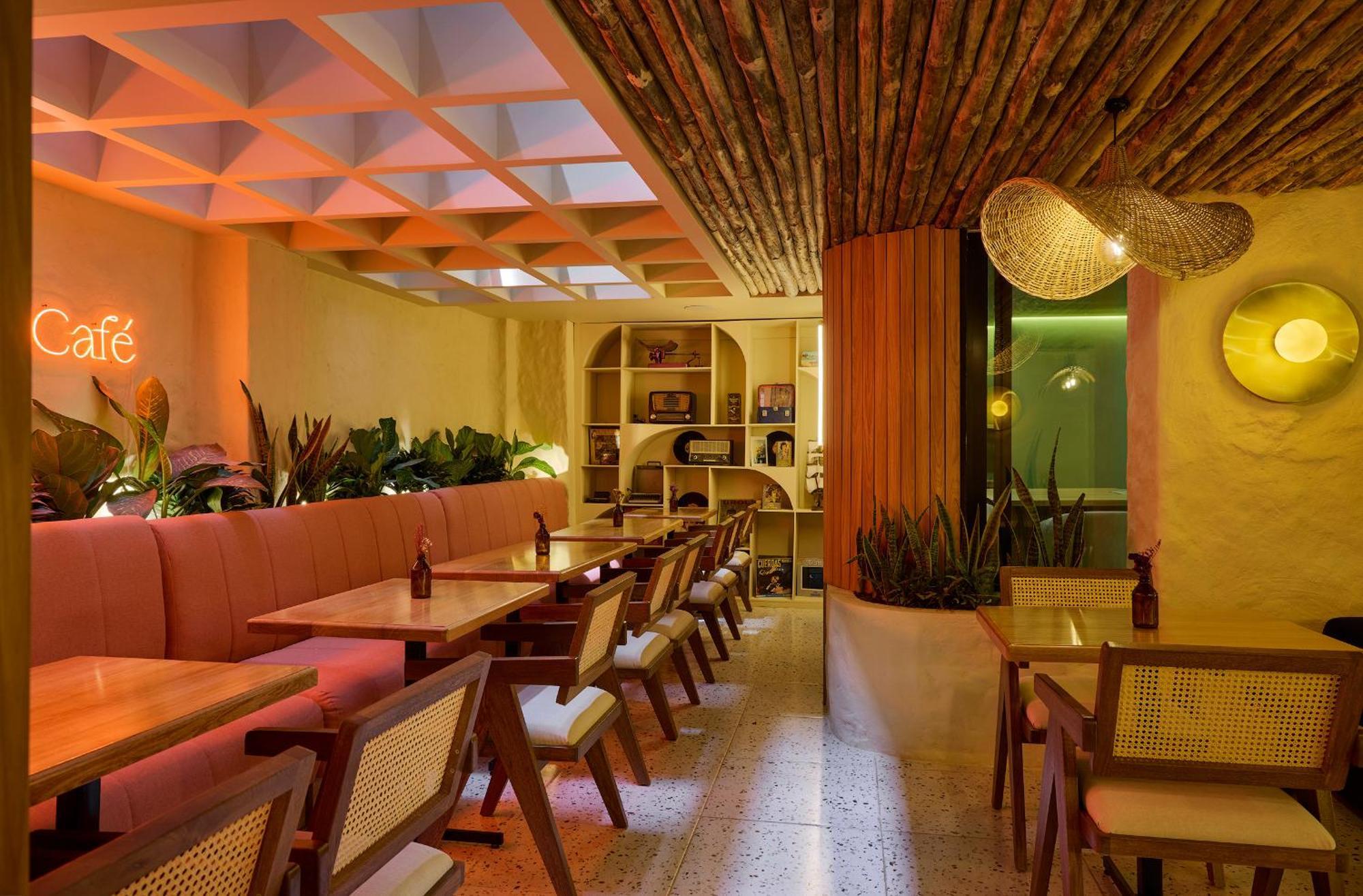 Sonata 44 Hotel Laureles Medellin Bagian luar foto