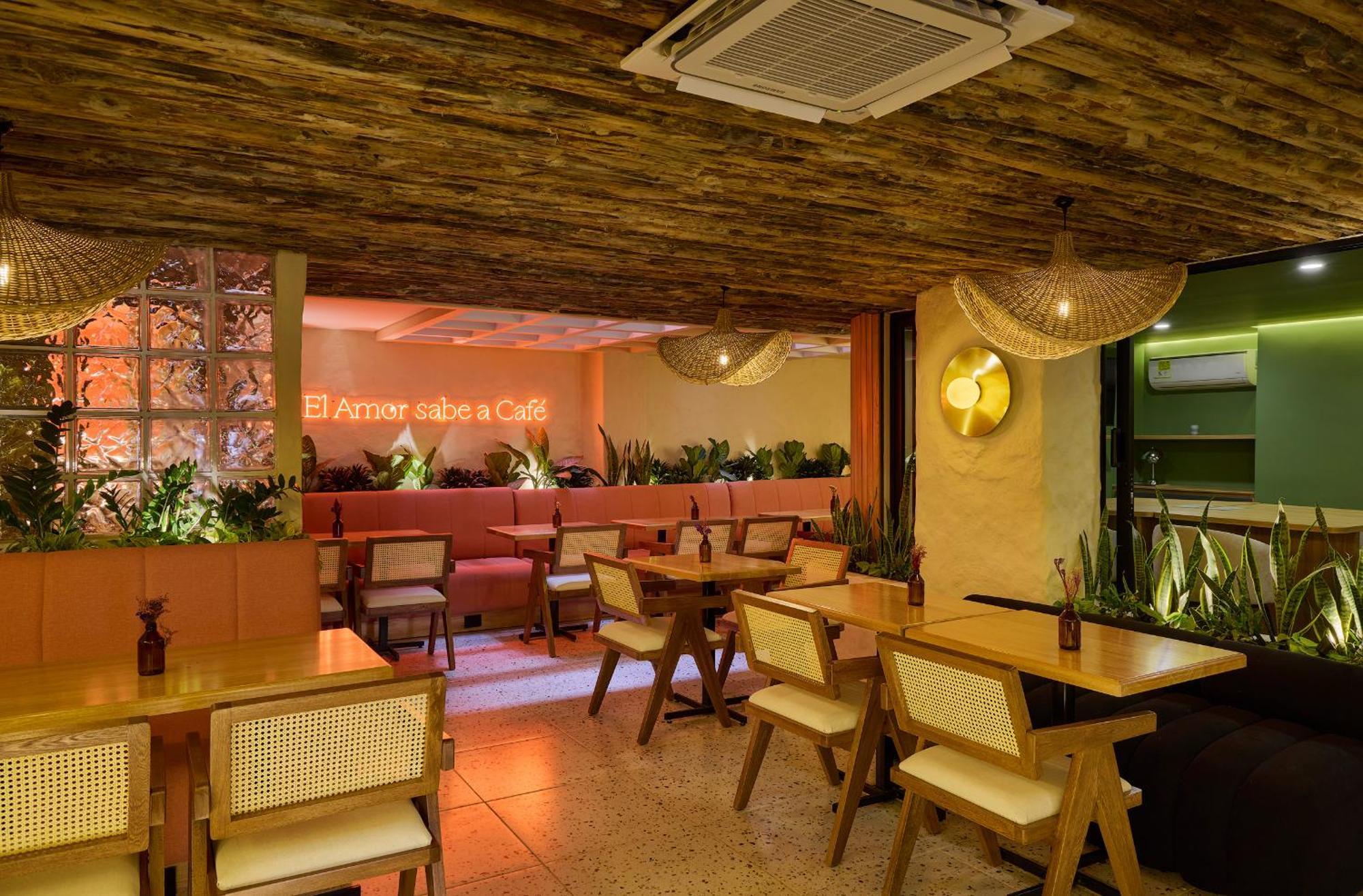Sonata 44 Hotel Laureles Medellin Bagian luar foto